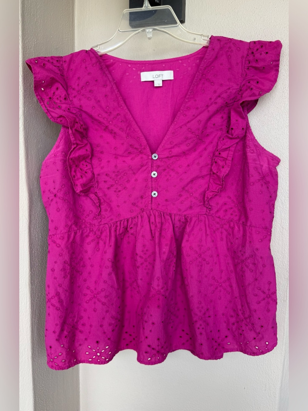 Loft Peplum Blouse Magenta Pink Eyelets Flutter Sleeve V-Neck 100% Cotton Large